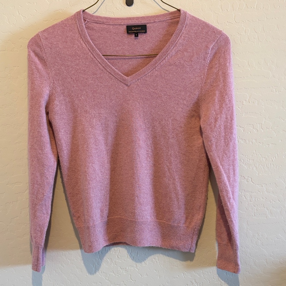 Quince Women's V-Neck Sweater in Dusty Rose